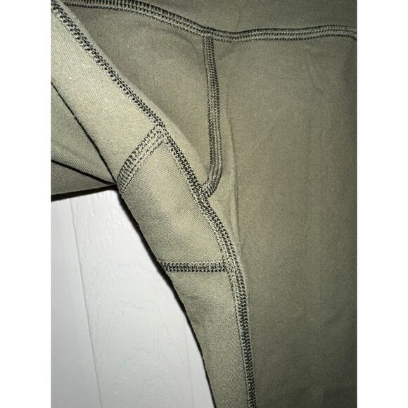 Lululemon Gather And Crow Crop Green Size 2 - Picture 12 of 16